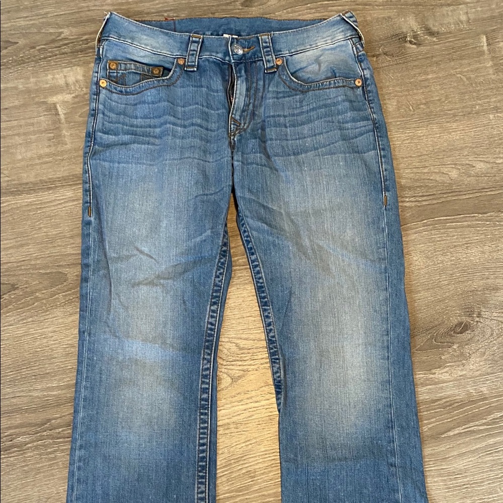 Men’s True Religion Straight Jeans. 33 w 32inseam